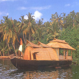 tourism_houseboat